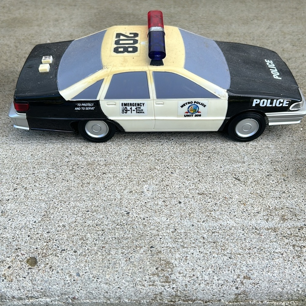 Police Car - Picture 4 of 7